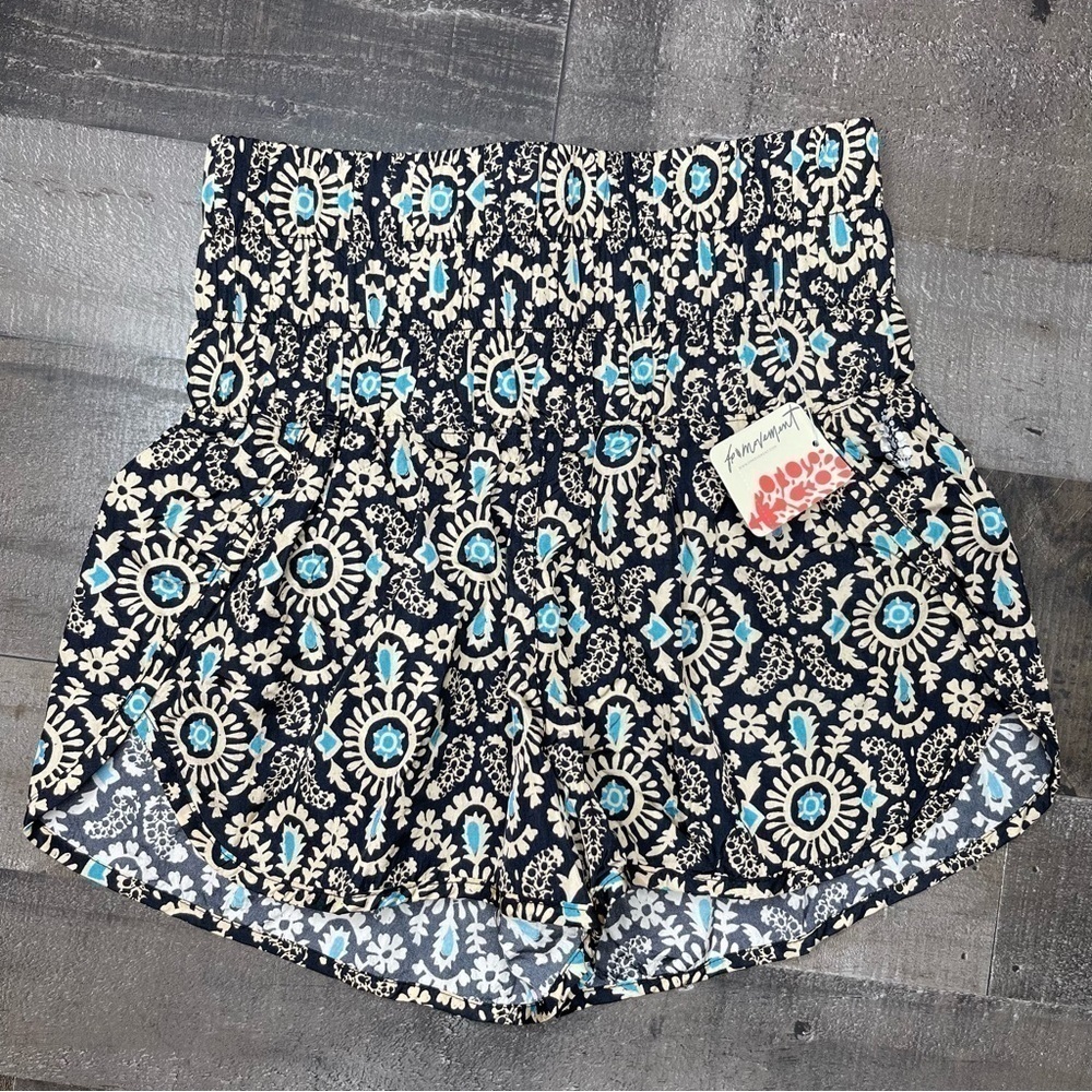 NWT FP Movement by Free People The Way Home Printed Short size Small - Picture 5 of 14